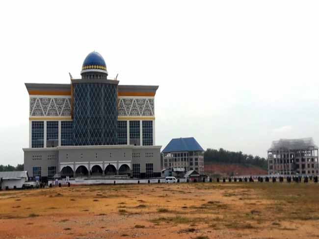 Perpindahan Kantor Pemko Ke Komplek Perkantoran Tenayaran Raya Diundur 