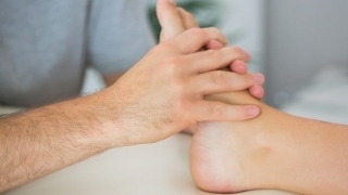 Pembengkakan Kaki Bisa Disebabkan Oleh Hal Berikut Ini.............