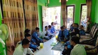 Mahasiswa KKN-DR PLUS Uin Suska Riau Melakukan Penyemprotan Desinfektan di Dusun Kasang Kulim, Desa Kubang Jaya