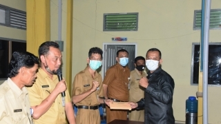 Hari Pertama Kerja 2021, Seluruh Pegawai Honorer Diskominfotik Bengkalis Terima SK