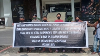 Geruduk Kejati Riau, Masyarakat Rohul Minta Anggota Dewan Sari Antoni di Proses