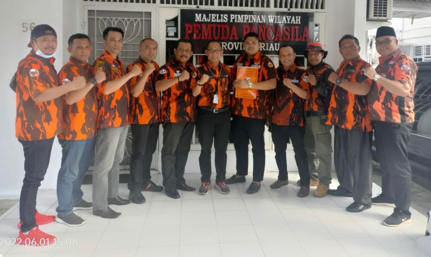 MPW PP Riau Serahkan SK Komando Inti Pada Live Talk Show dan Launching Web Peringati Hari Lahir Pancasila