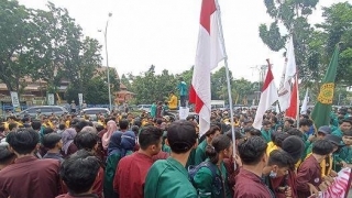 Tiga Tuntutan Mahasiswa Saat Aksi di Depan Gedung DPRD Riau