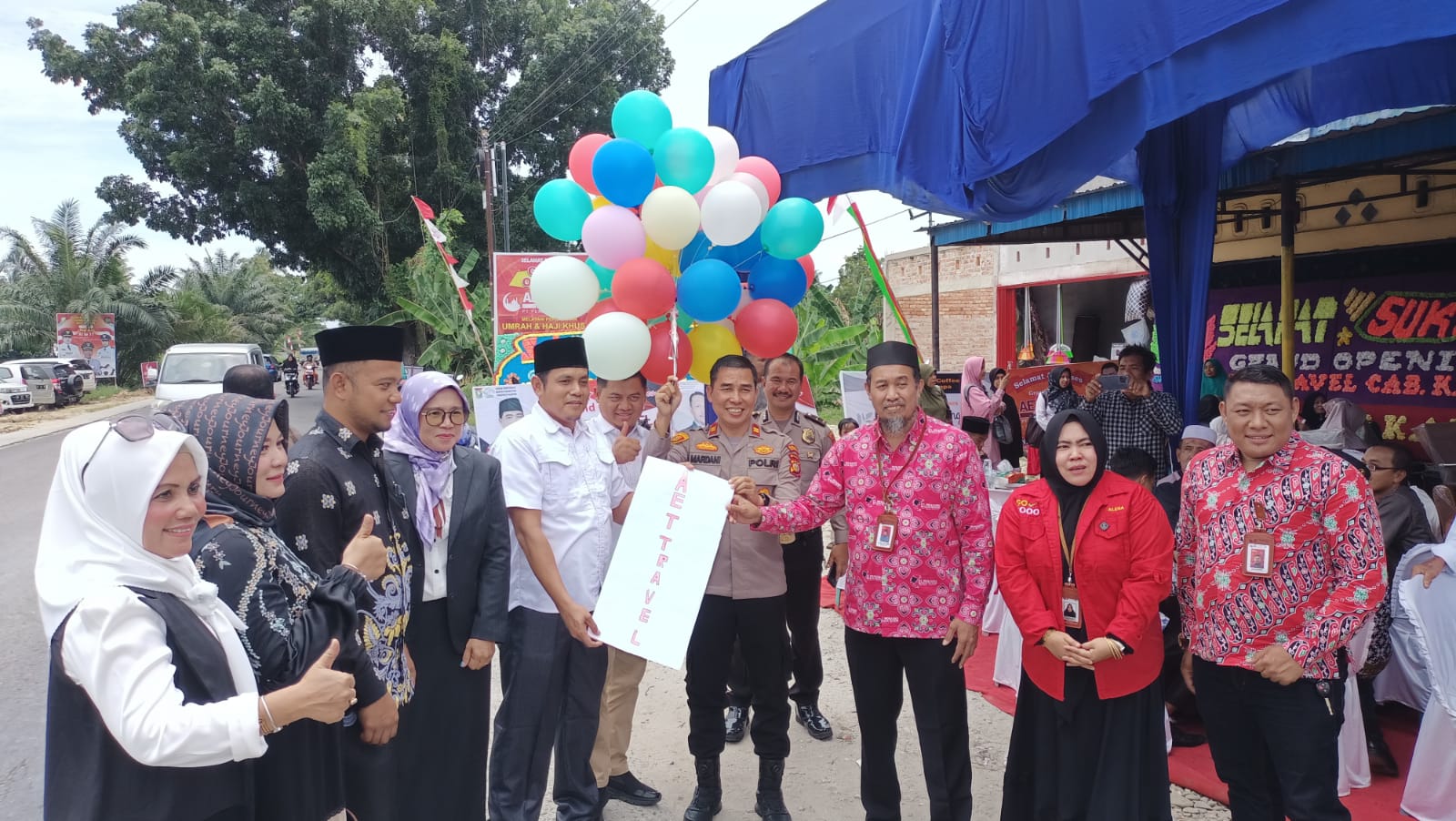Grand Opening Kantor Cabang AET Travel Haji dan Umroh Dihadiri Kapolsek Tambang 