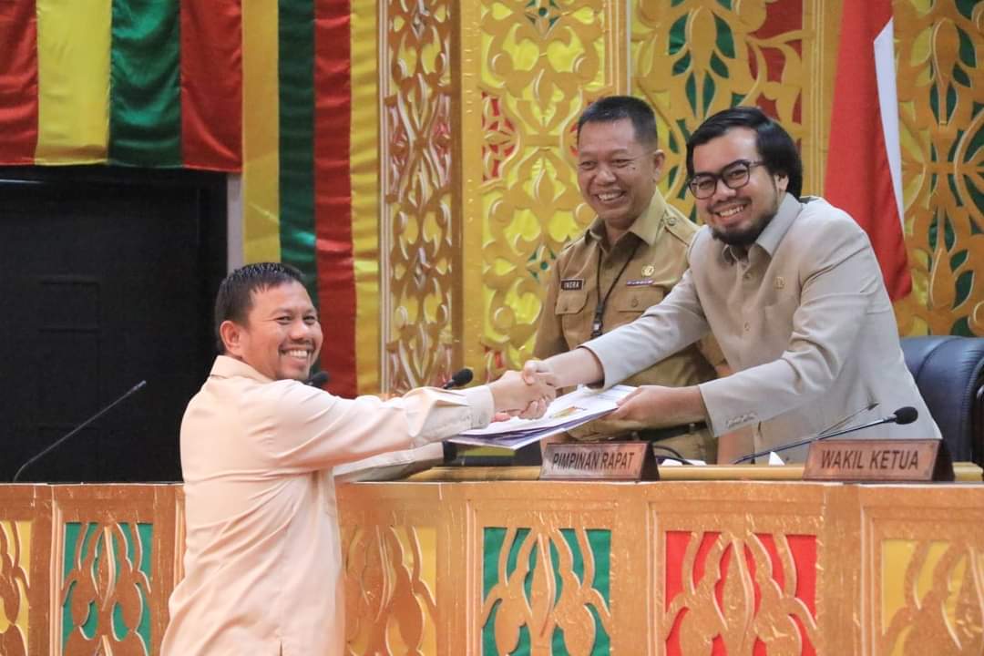 1680706553-CAKRARIAU COM-DPRD-Kota-Pekanbaru4-1