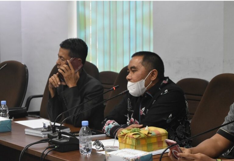 1680707977-CAKRARIAU COM-Komisi-IV-Hearing-Dinas-Perkim-Bahas-Pelaksanaan-Kegiatan-2023-2-768x529